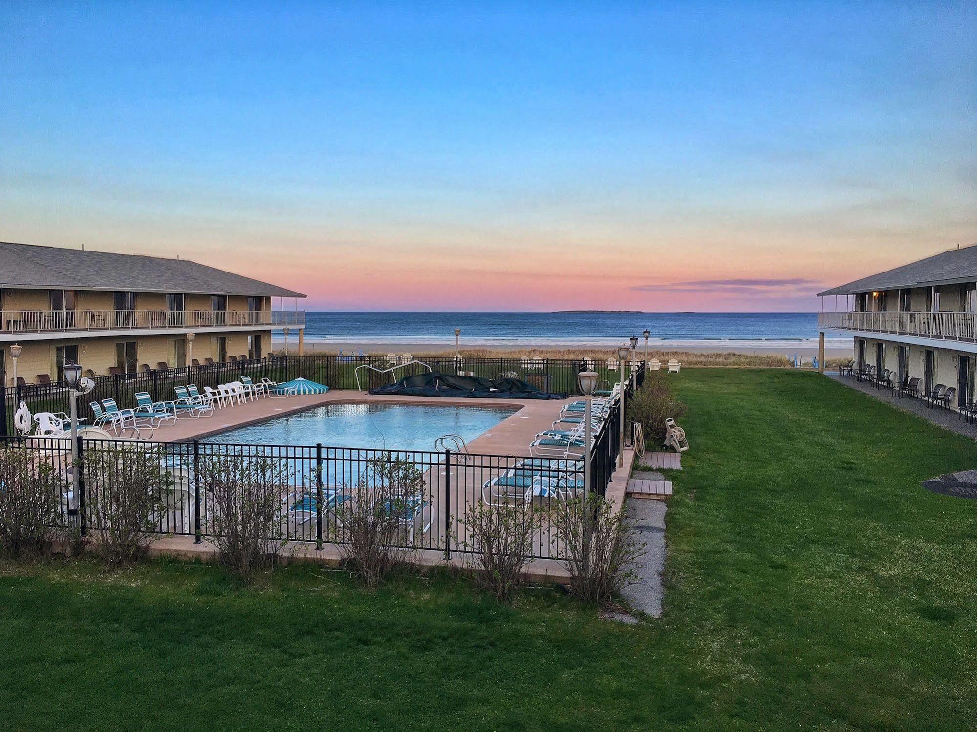 Friendship Oceanfront Suites Old Orchard Beach Exterior photo